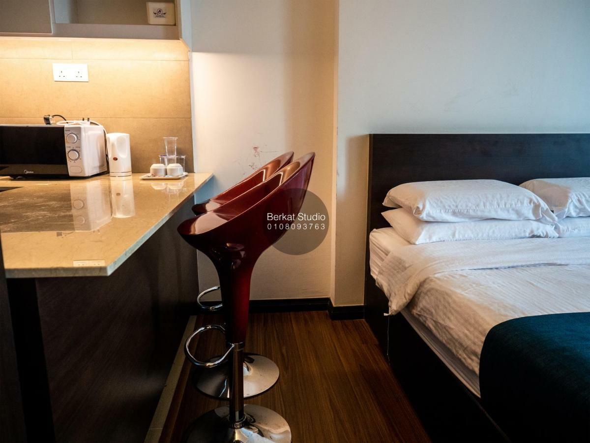 Berkat Studio Hotel Kota Bharu Exterior photo